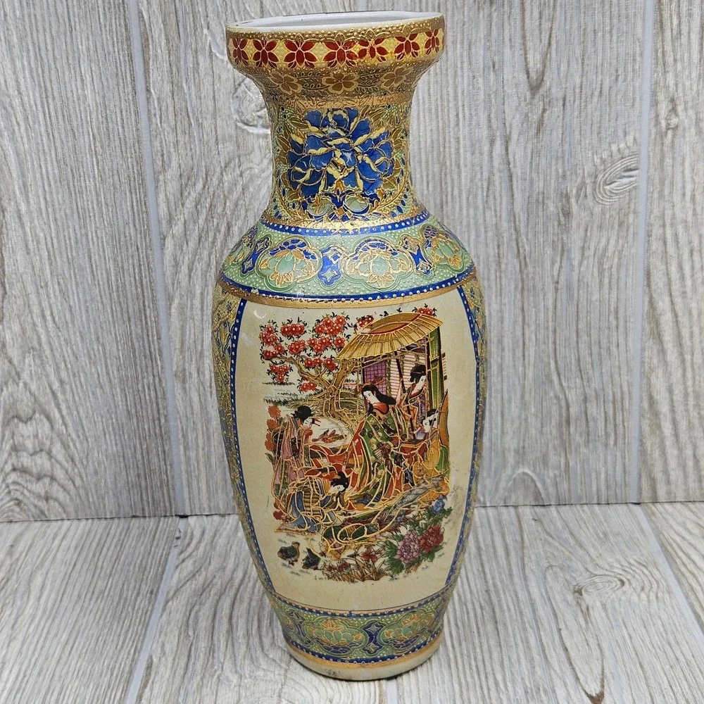 Vintage Satsuma Style Porcelain‎ Vase Moriage Gold Gilt Hand Painted Figures